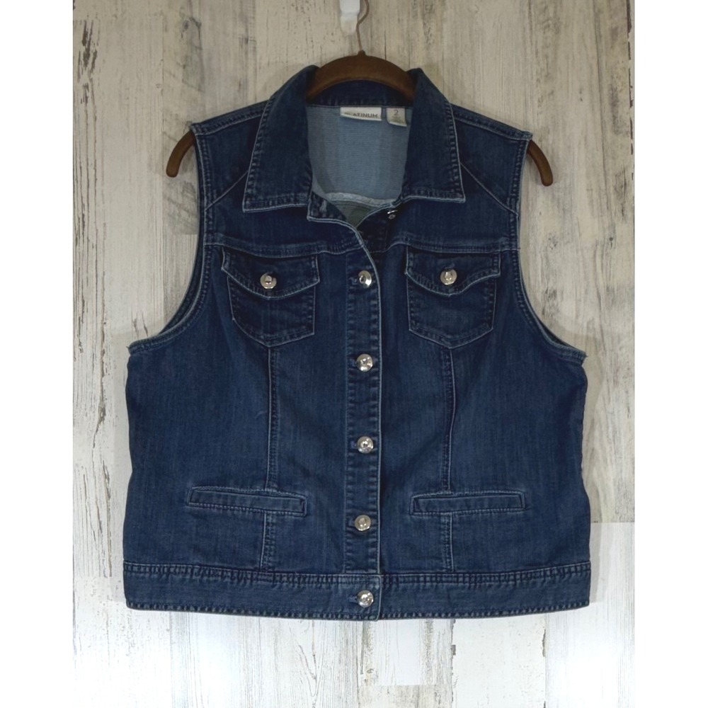 Chicos Platinum Denim Vest Size 2 Large Dark Wash Rhinestone Button Up Classic